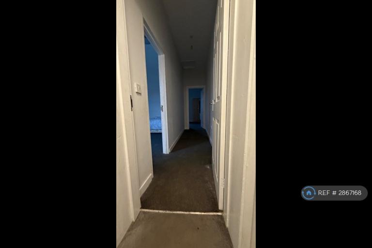 2 bedroom flat in Derby Street, Burton-On-Trent, DE14 (2 bed) (#2867168)