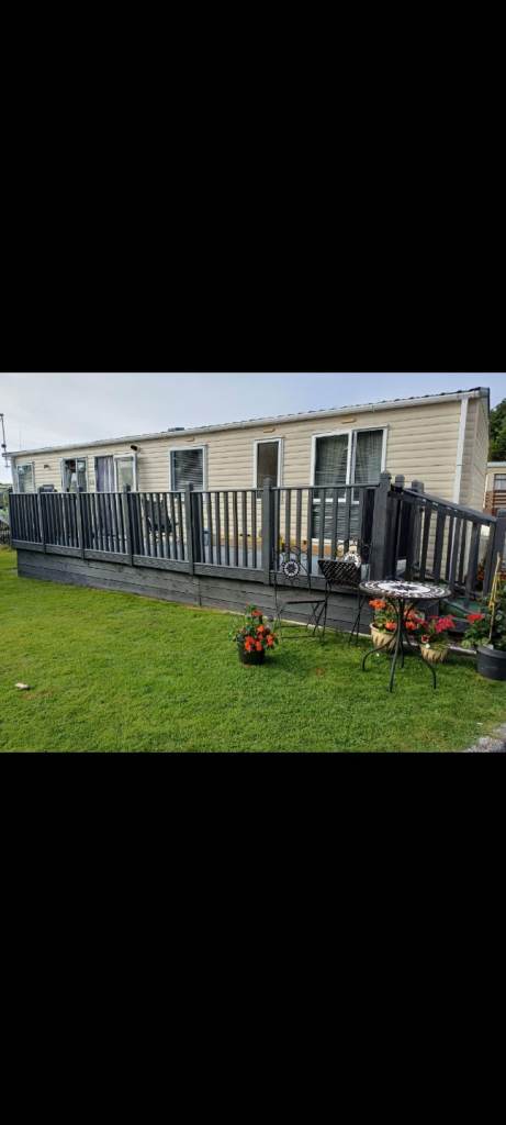 Static caravan sited on lovely private park 