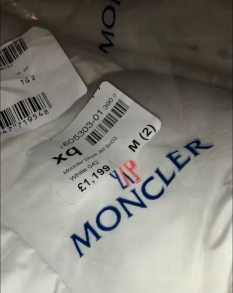 Moncler Drinc Jacket – White, Size M (2)