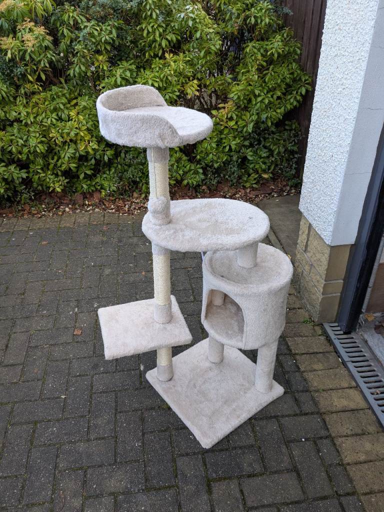 Cat tree