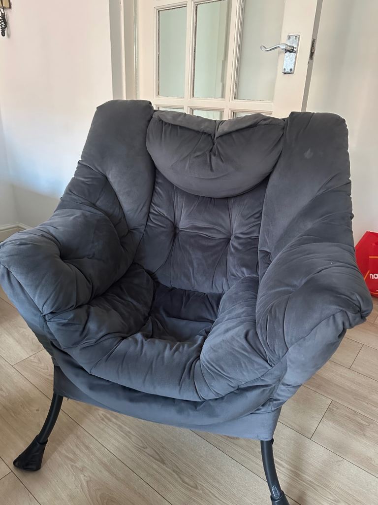 Grey Accent Armchair – Soft, Comfortable and in Good Condition