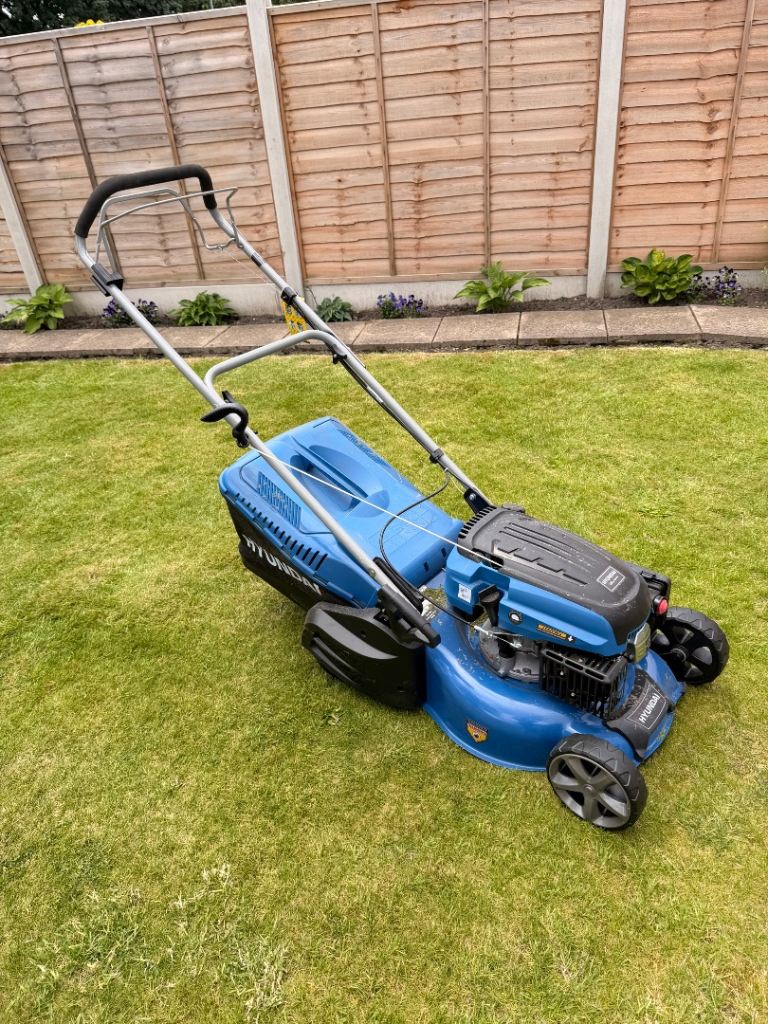 Hyundai HYM430SPR lawnmower 