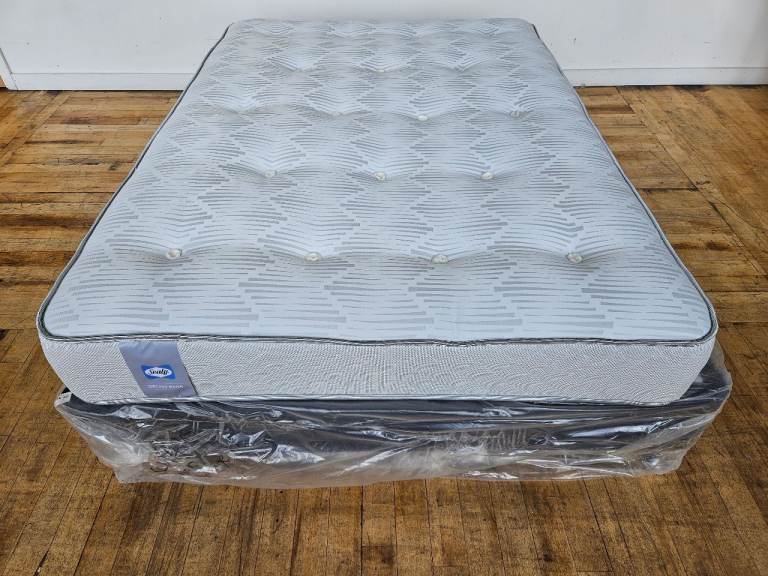 Brand New Sealy Eaglesfield Memory Plus Mattress, 4ft6 Double RRP £649 (GT6)