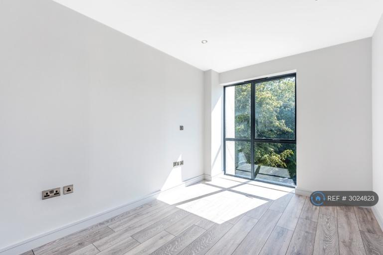 2 bedroom flat in Adelphi Court, London, SE20 (2 bed) (#3024823)