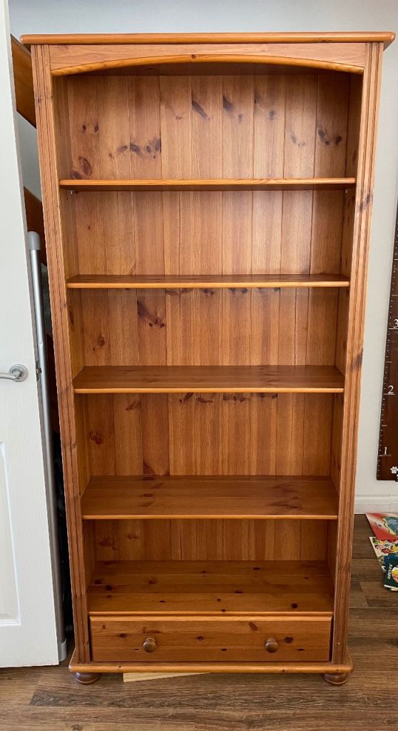 Solid wood bookcase, great quality, bookshelf storage solid pine
