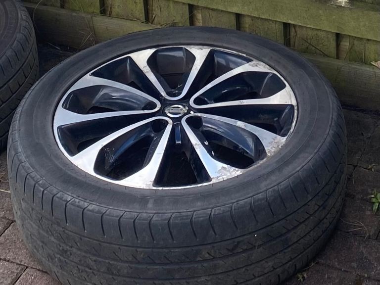 Nissan Alloys 18”