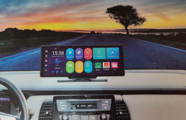 Car motorhome dash android auto apple car play Bluetooth sat nav 