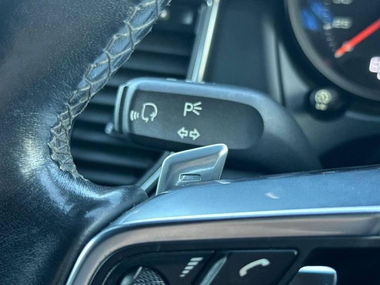 2018 Porsche Macan 2.0T SUV 5dr Petrol PDK 4WD Euro 6 (s/s) (252 ps) ESTATE Petrol Automatic