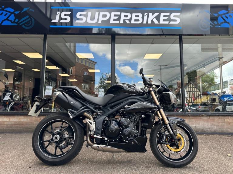 TRIUMPH SPEED TRIPLE 94 1050cc 2015 - CLEAN EXAMPLE - ONLY 12371 MILES