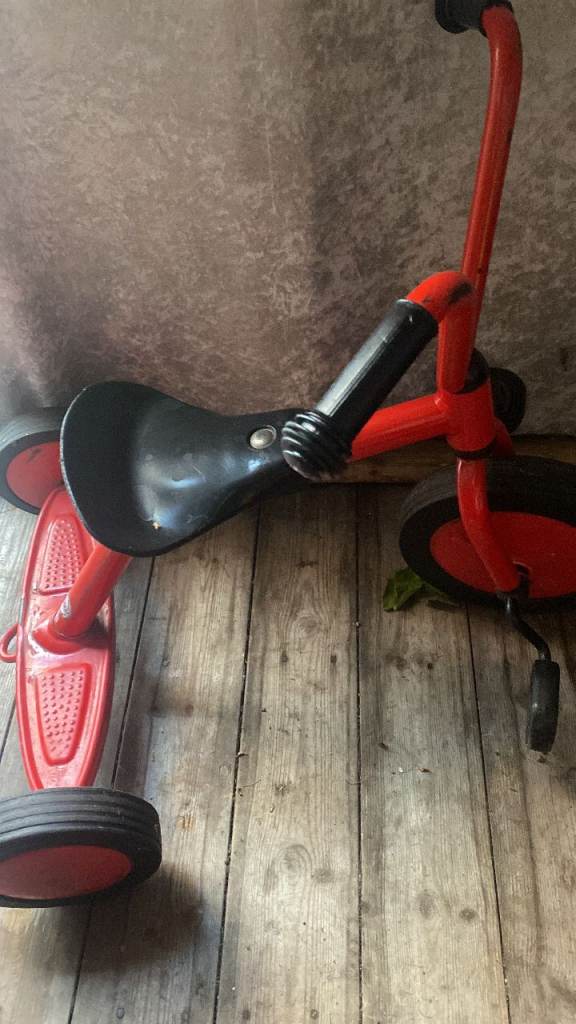 Sturdy Red Children's Tricycle – Good Condition