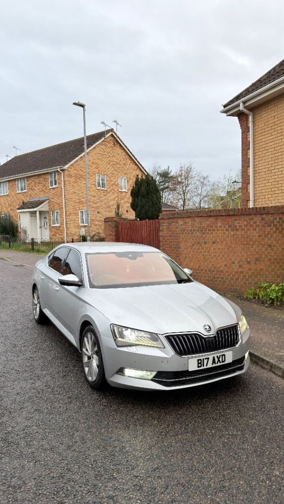 Skoda Superb 2016 Automatic 