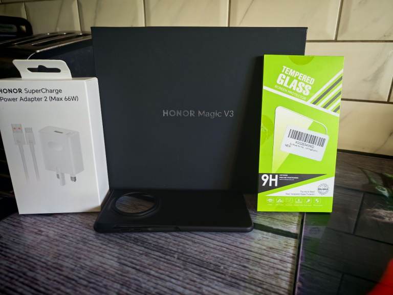 Honor Magic V3 Unlocked 512GB with accessories 