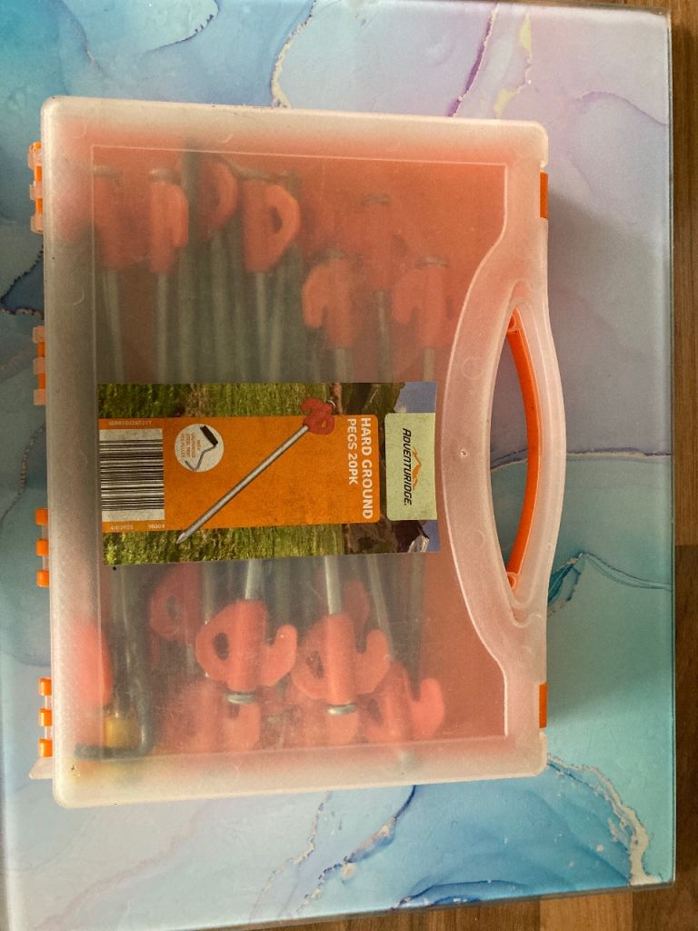 Hard ground tent pegs