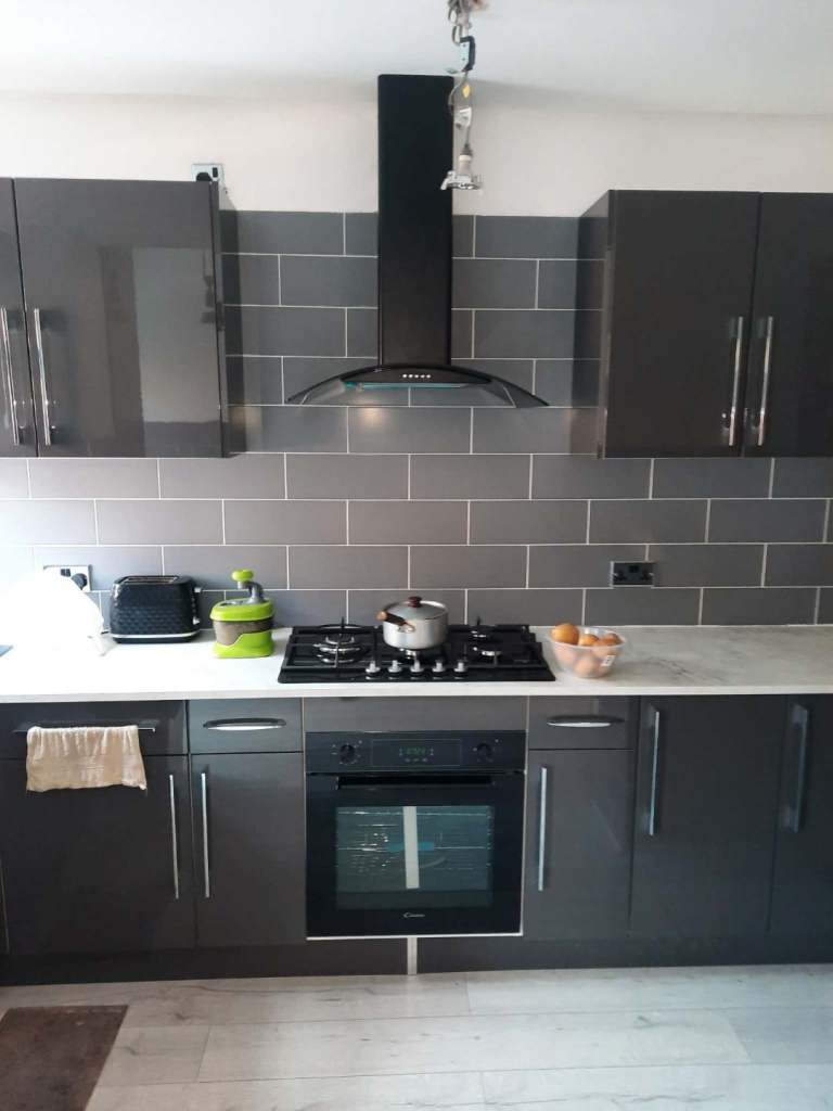 Newcastle Upon Tyne Kitchen fitter/ free syrvey andquotation 