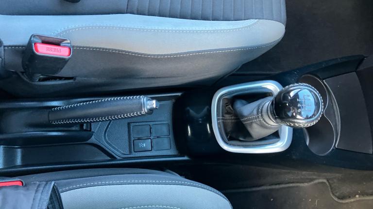 2017 Toyota Yaris 1.33 VVT-i Design 5dr Petrol Hatchback Hatchback Petrol Manual