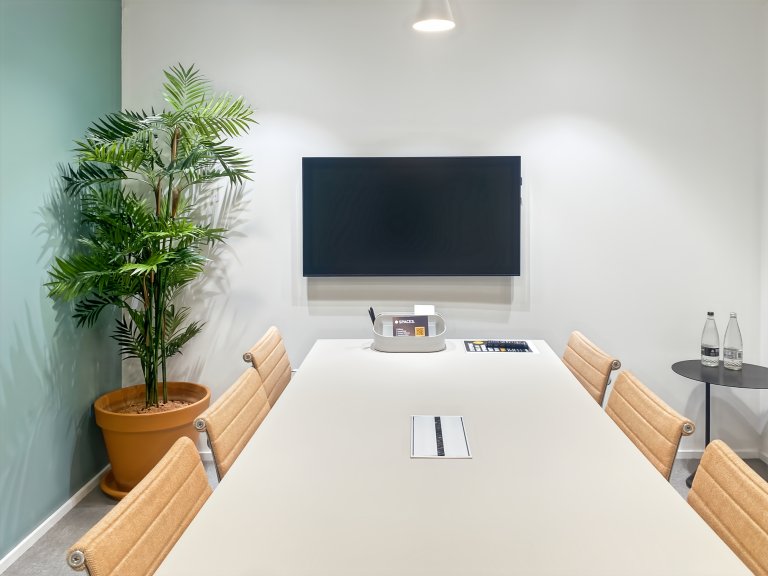 Aberdeen - AB101BL \ Move Into a Larger Office with Up to 15 Desks