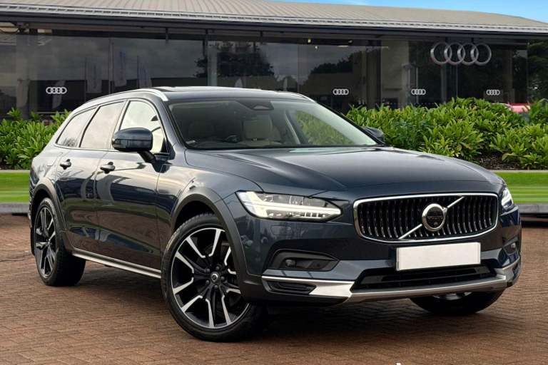 2023 Volvo V90 Cross Country 2.0 B5 MHEV Ultimate Auto AWD Euro 6 (s/s) 5dr Estate Automatic