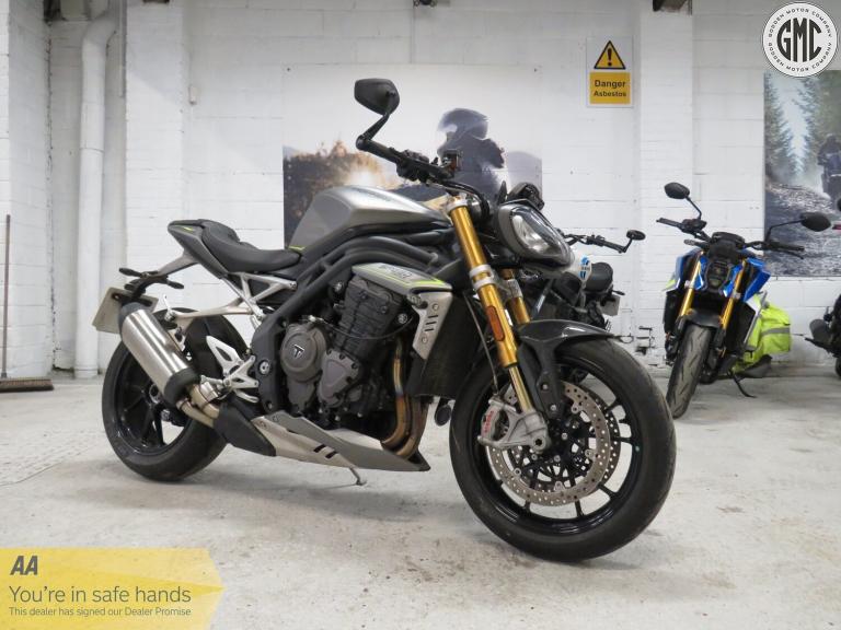 TRIUMPH SPEED TRIPLE 1200 RS Very Low Miles, F.S.H, Stunning Bike! 2022