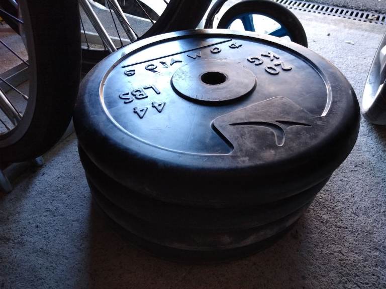 image for 4x 20kg weight plates for 28mm barbell (Domyos brand)