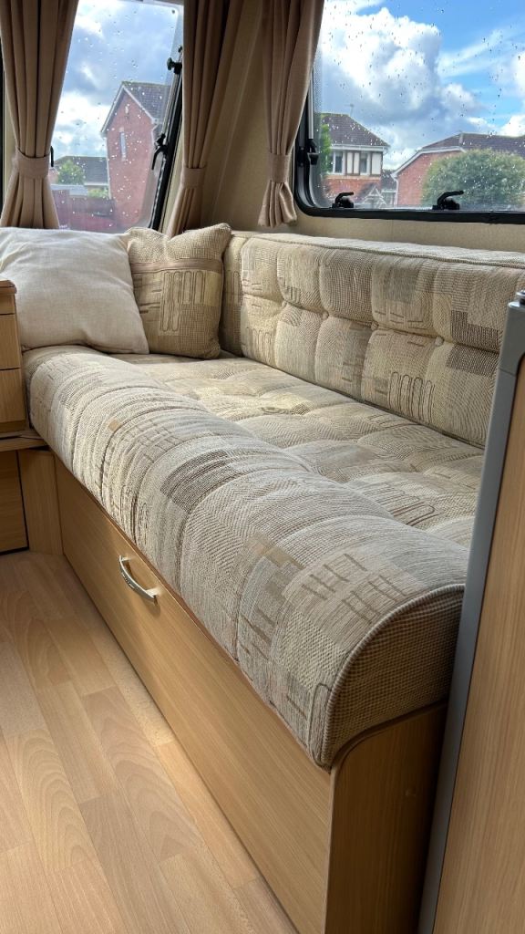 Swift Abbey Vogue 460, 2006 - 2 Berth Caravan with Motor Mover