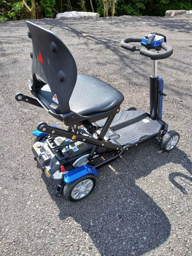 Auto fold mobility scooter 