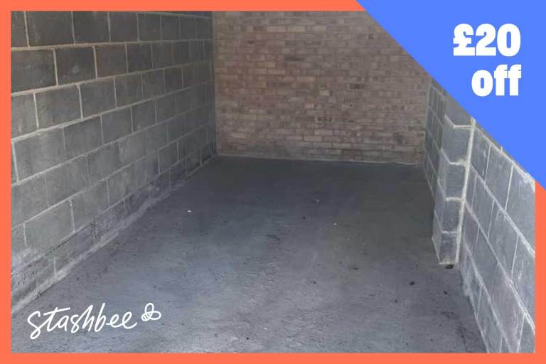 Garage to rent in Nottingham (NG7) | Stashbee