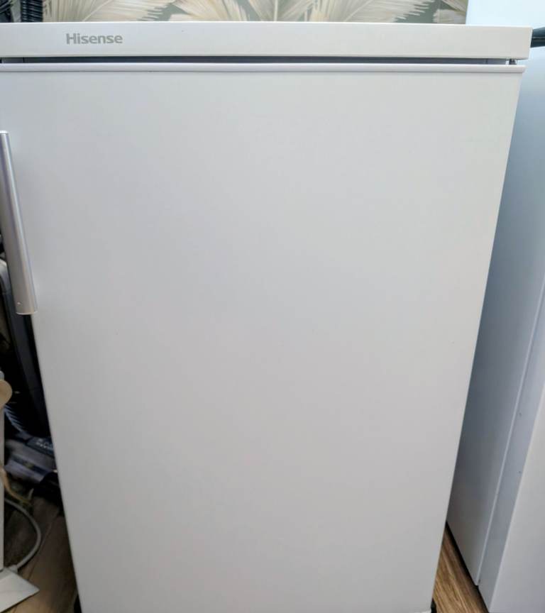 Hisense RL170D4BWE Under-Counter Fridge. 55.5cm wide 