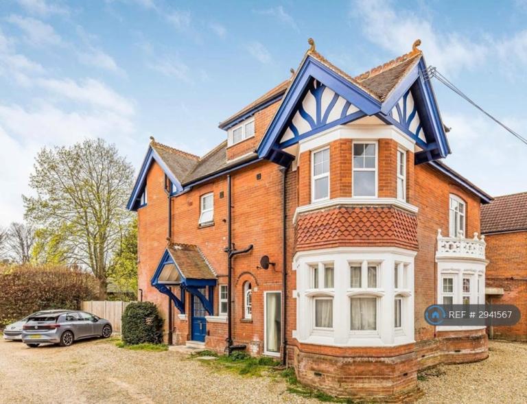 2 bedroom flat in Southampton Road, Fareham, PO16 (2 bed) (#2941567)