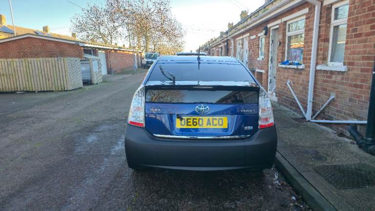 Toyota prius 2010 blue 165k mileage 