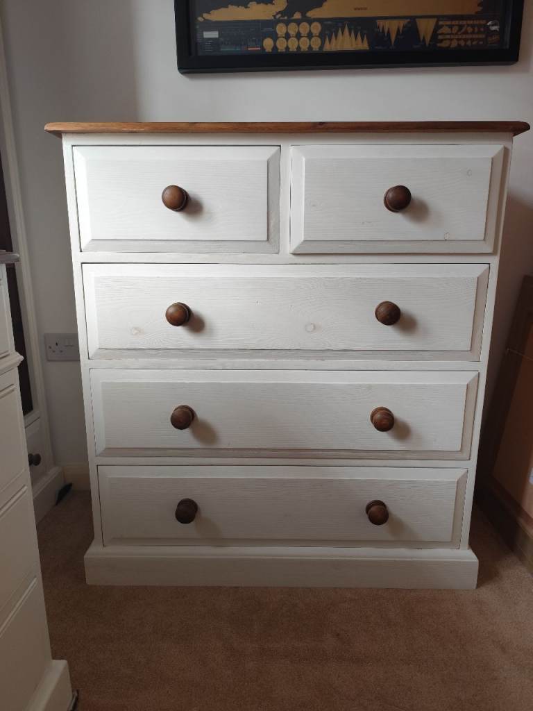 Large solid pine chest of drawers painted in whiteLarge solid pine chest of drawers painted in white