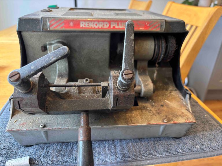 REKORD PLUS Key Cutting Machine – Fair Condition