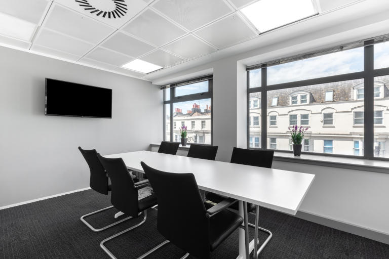 Brighton - BN13XF \ Flexible Office Space for Up to 10 Desks