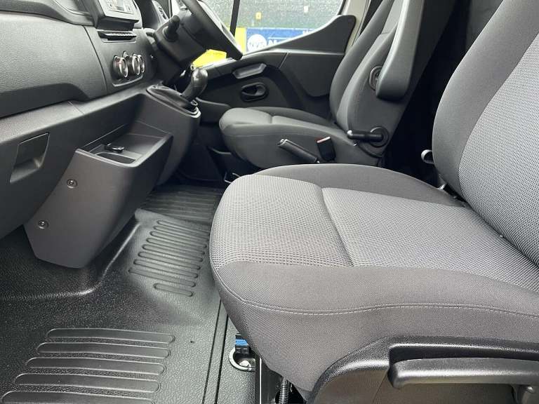 2021 Renault Master ZE 56KW FWD 3T1 L2 H2 ED MESS CREW CAB Unlisted Electric PANEL VAN Electric M...