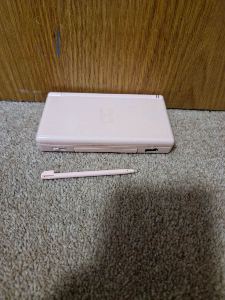 Nintendo DS Pink Console with Stylus – Good Condition