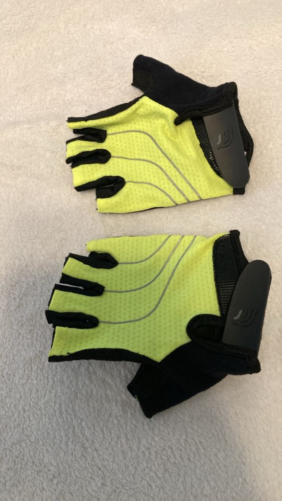 Ladies cycling, gloves , glasses 