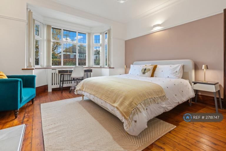 1 bedroom in Lullington Road, Salford, M6 (#2718747)