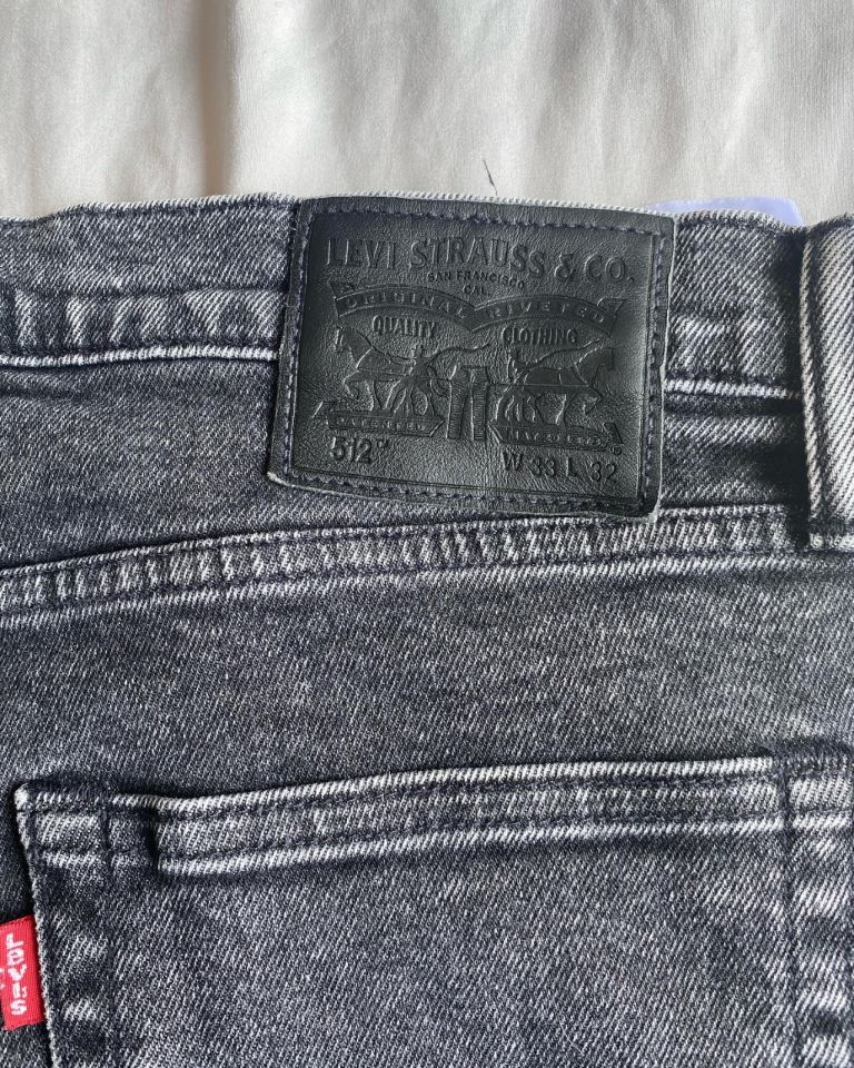 Mens Black Levi Jeans W 33/L 32 £25