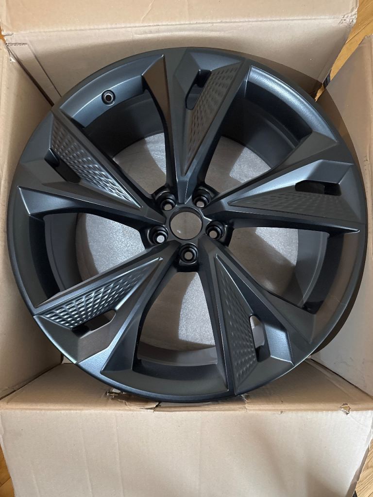 Brand New RS6/7 genuine alloy 