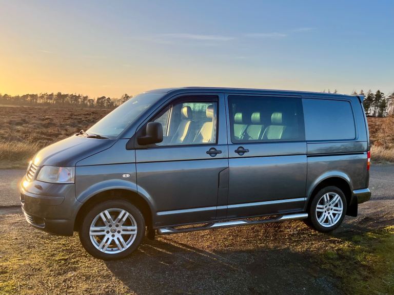 Volkswagen Transporter T5 - 2.5 TDI T30 Window Kombi - Diesel AUTOMATIC - SWB - 2460 (cc)