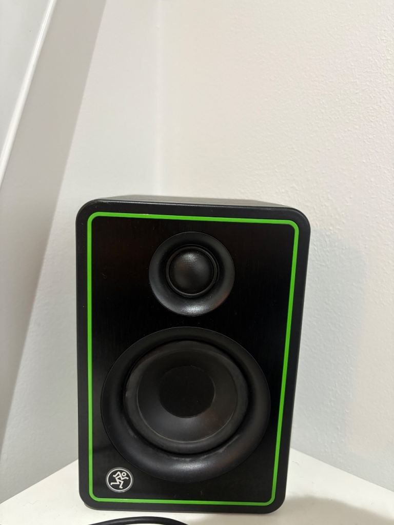 Mackie CR-X Studio Quality Sound Speaker – Excellent Condition
