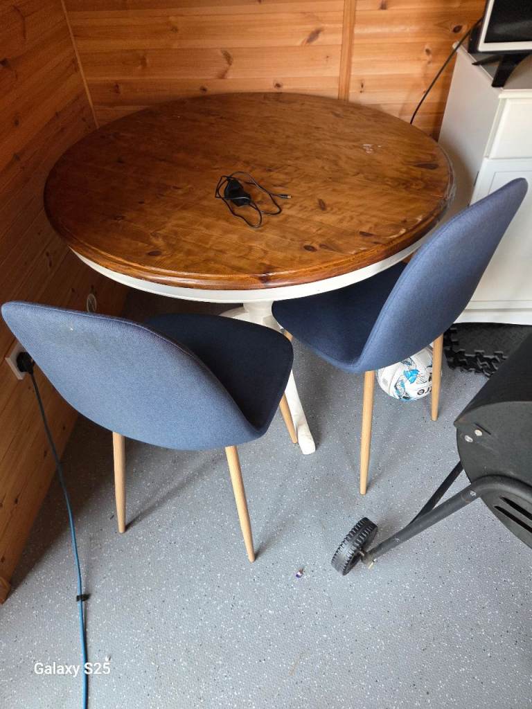Table and chairs 