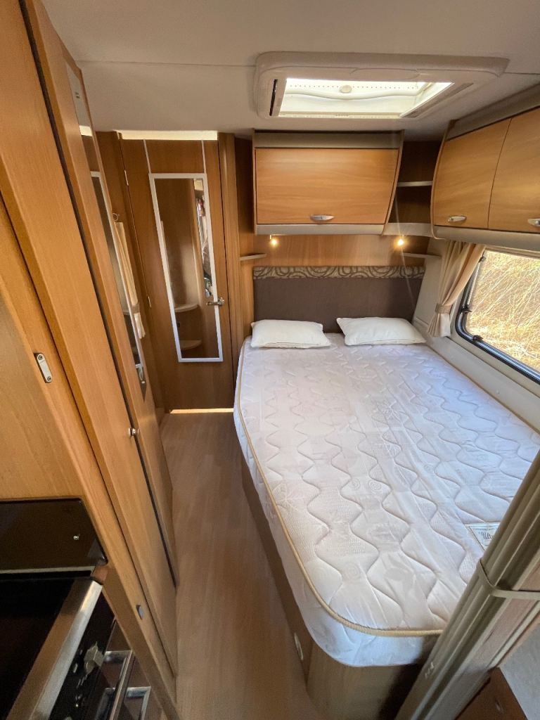 2010 Swift Challenger 570 with fixed bed; 2010