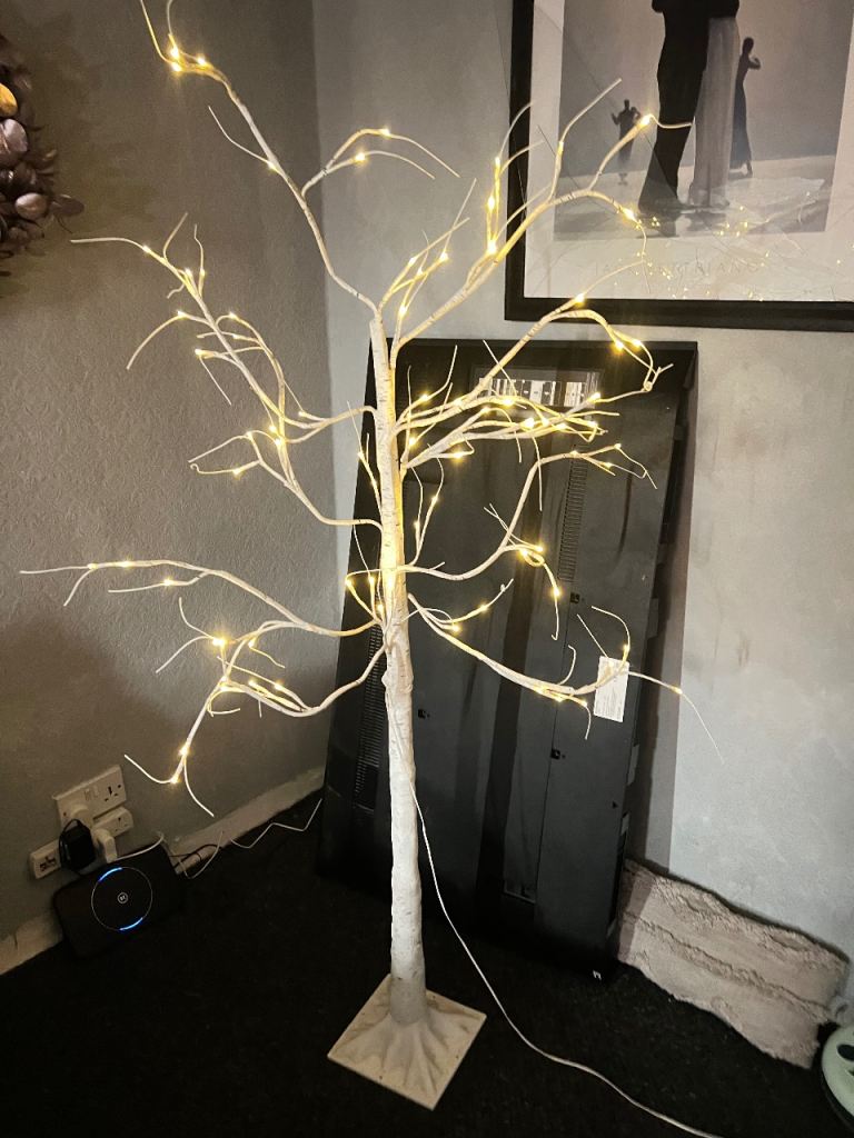 Light up twig tree