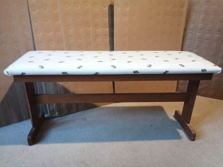 Bench seating L 99cm, W 32cm, H 47cm