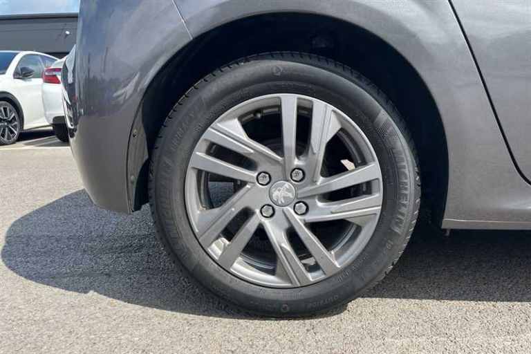 2022 Peugeot 208 1.2 PureTech Active Premium 5dr HATCHBACK PETROL Manual