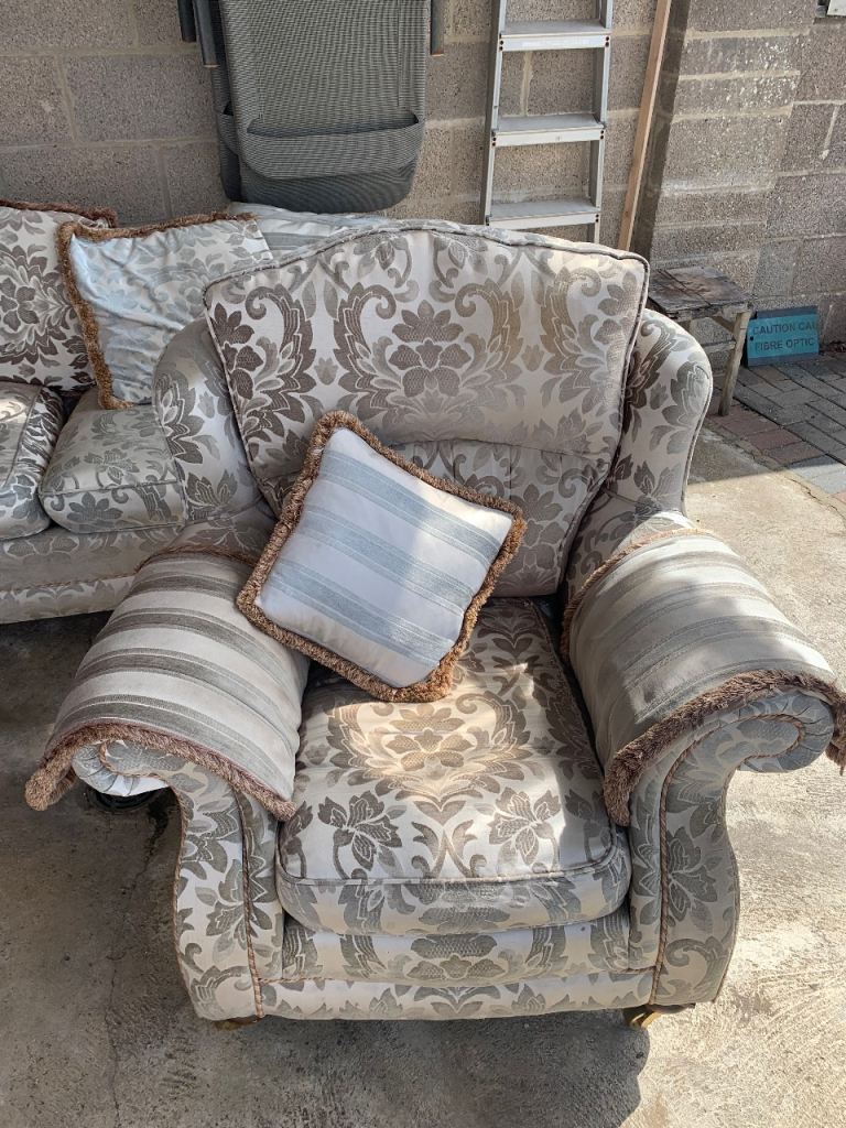 Settees and armchairs