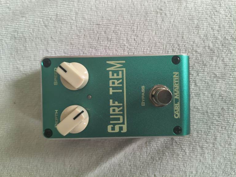 Surf trem guitar pedal