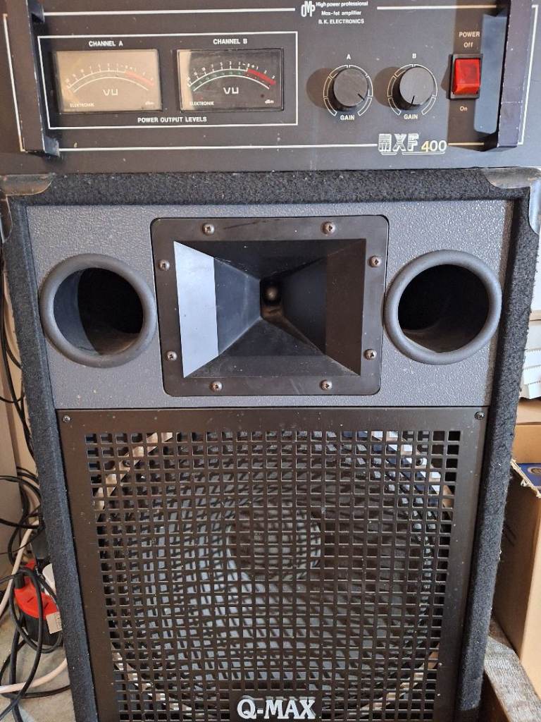 DJ speakers + amplifier