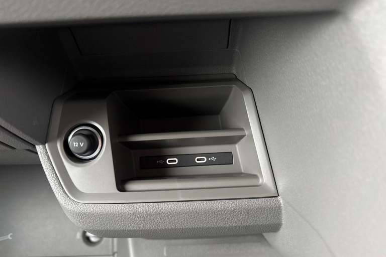 2025 Volkswagen Crafter 2.0 TDI 140PS Commerce Plus High Roof Van PANEL VAN DIESEL Manual