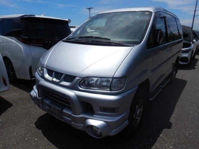 2005 Mitsubishi Delica SPACEGEAR 3.0 V6 4X4 AUTOMATIC * 7 SEATER * LOW MILEAGE * CRYSTAL-LITE ROO...